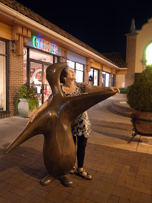 Penguin Sculpture in Country Club Plaza Penguin Sculpture in Country Club Plaza