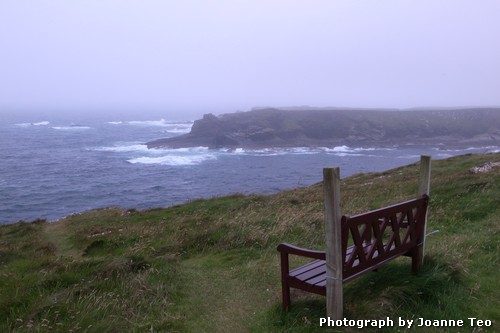 Sit on this bench if you want to enjoy the view of Ham Geo. Sit on this bench if you want to enjoy the view of Ham Geo.