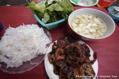 20130224-061203_P2242768 Everything in the Bun Cha.