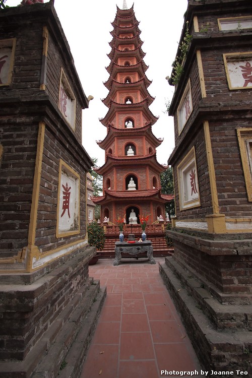 20130301-064401_P3012936 At Tran Quoc Pagoda.