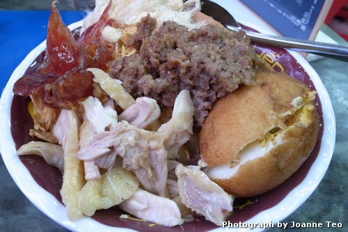 20130301-102027_R0017204 Xoi overview - Chinese sausage, chicken, egg, minced pork, fried onions, dried pork floss and a spam-like substance.