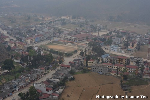 20130306-020336_JTJ_4018 Meo Vac from Meo Vac viewpoint. Golden Ho is on the right side of the sports field.
